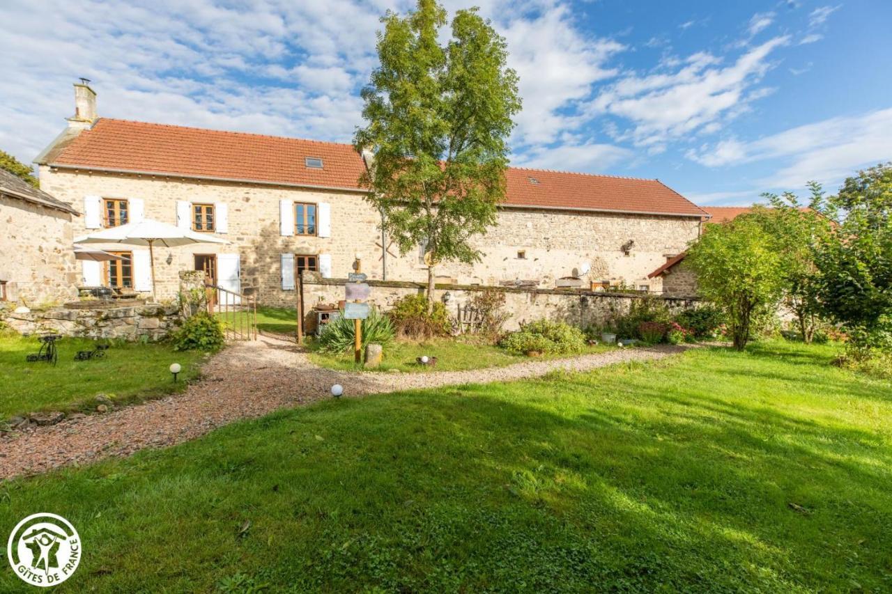 Aux 2 Puys - Gite "Le Lemptegy" Saint-Priest-des-Champs 외부 사진