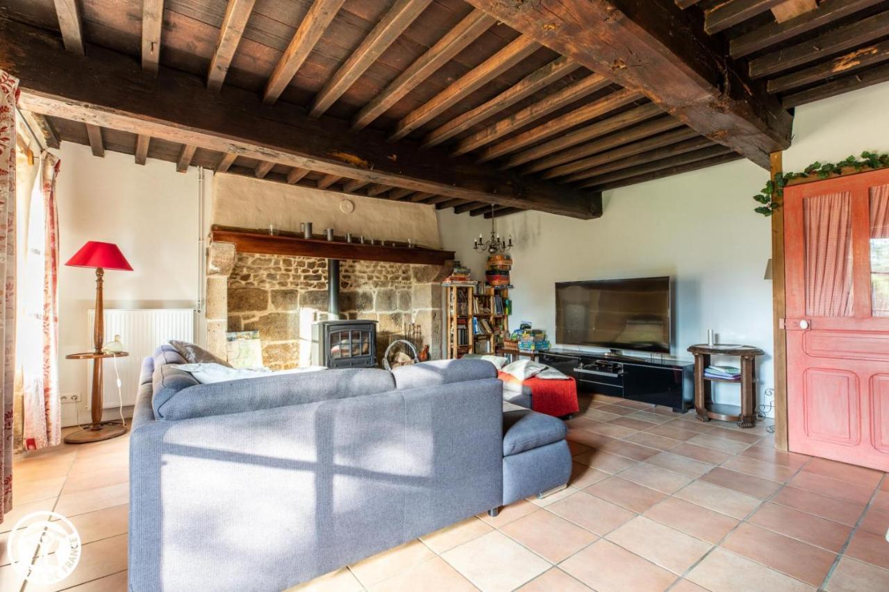 Aux 2 Puys - Gite "Le Lemptegy" Saint-Priest-des-Champs 외부 사진